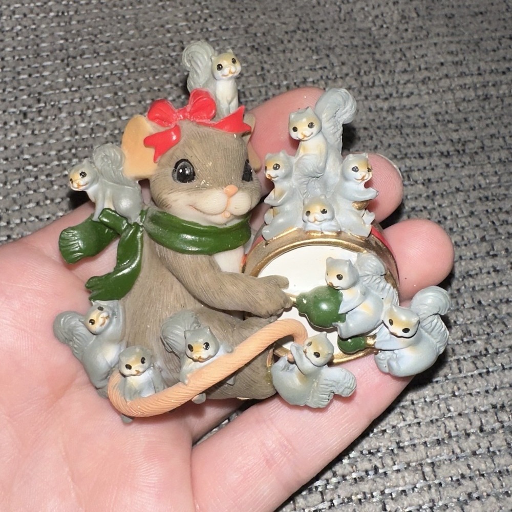 Enesco Hamilton Charming Tails 12 Days Of Christmas 12 Drummers Figurine